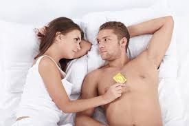 quan hệ tình dục là nguyên nhân gây ra bệnh sùi mào gà